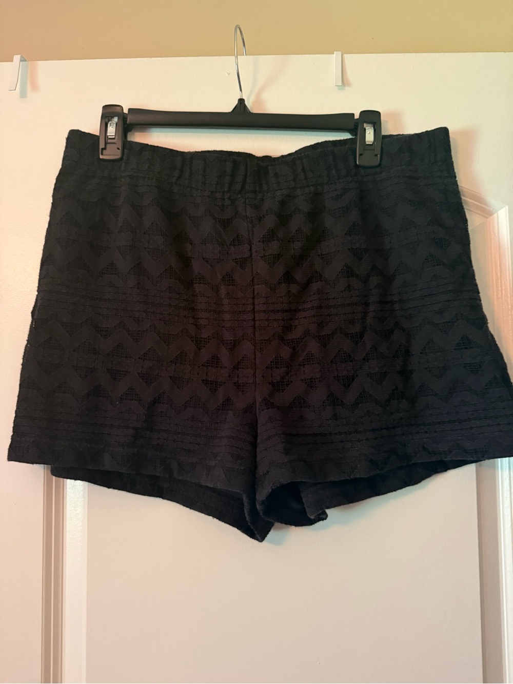 Express Black High-Waist Textured Geo Shorts